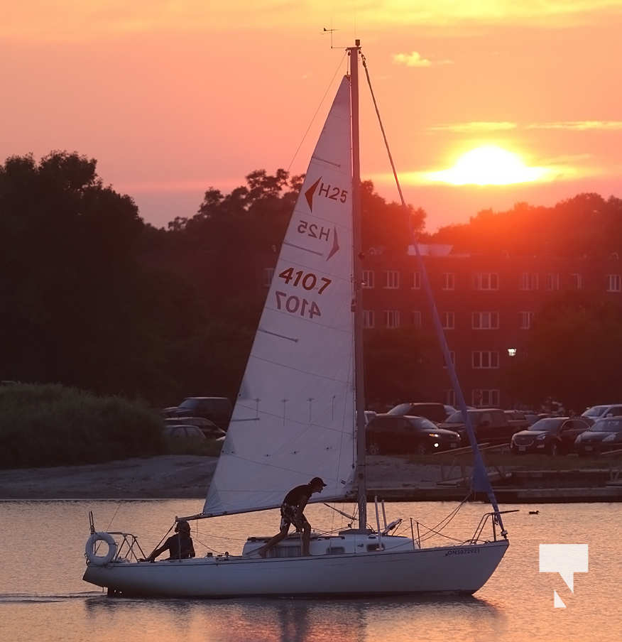 sailboat cruising lake ontario