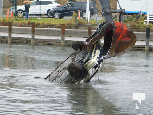 Car pulled from Harbour