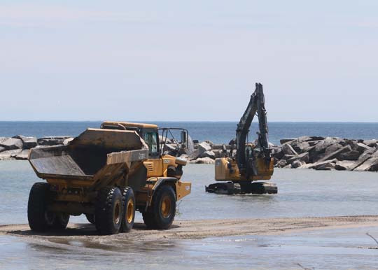 Digging Cobourg Harbour June 15, 20213120