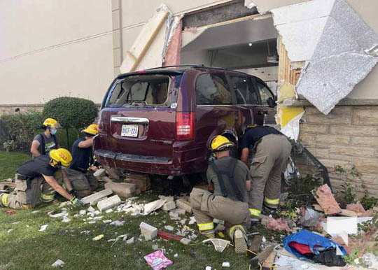 Van Crashes Through Wall Cobourg September 11, 20210024