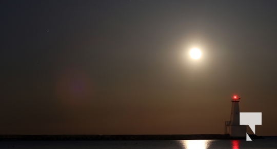 Full Moon Cobourg Harbour April 17′, 20221829