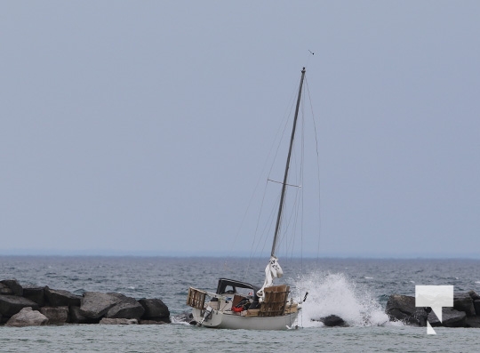 Boat Aground Cobourg May 1, 2022235