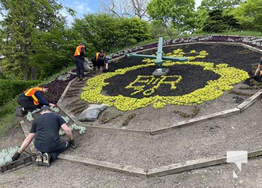 Floral Clock Cobourg May 26, 2022836