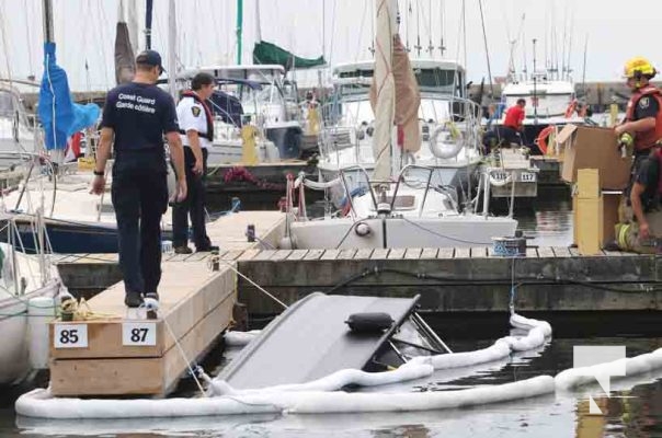 Boat Sinks Cobourg Harbour August 4, 20222859