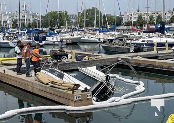 Boat Sinks Cobourg Harbour June 16, 20221573