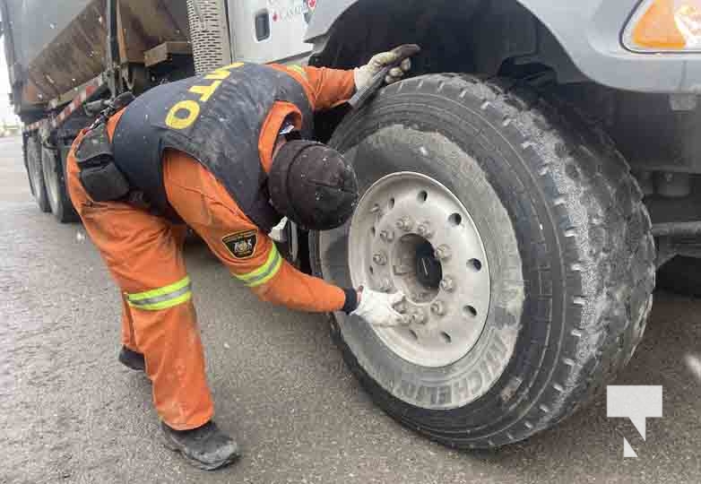 opp-mto-conduct-commercial-motor-vehicle-inspection-along-highway-401