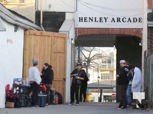 Henley Arcade Needle May 5, 20230081