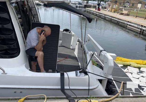 Boat Hits Peters Rock Lake Ontario June 19, 202416