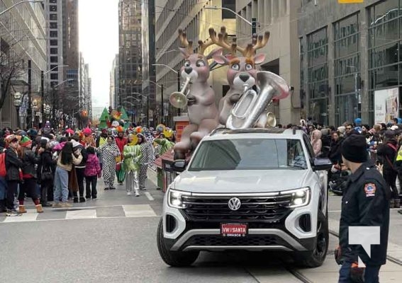 Toronto Santa Claus Parade November 24, 2024 3328