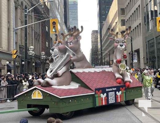 Toronto Santa Claus Parade November 24, 2024 3330