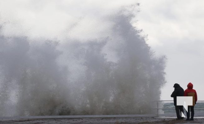 High Winds of Lake Ontario Cobourg Surfing December 30, 2024 4163