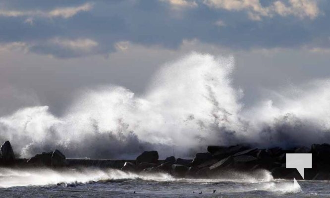 Wind Cobourg Harbour December 12, 2024 3742