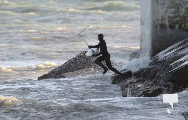 Wind Cobourg Harbour December 12, 2024 3756