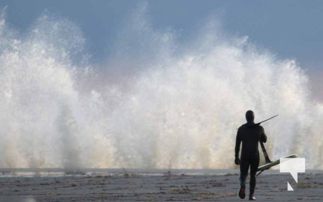 Wind Cobourg Harbour December 12, 2024 3763