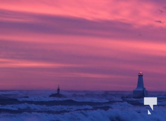 January 27, 2025 wind Sunset Cobourg Lighthouse 442