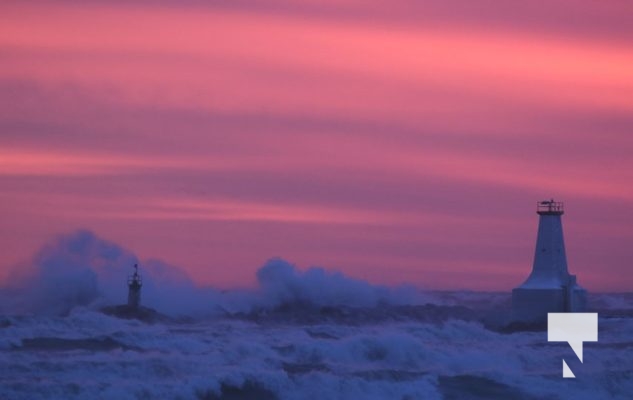 January 27, 2025 wind Sunset Cobourg Lighthouse 444