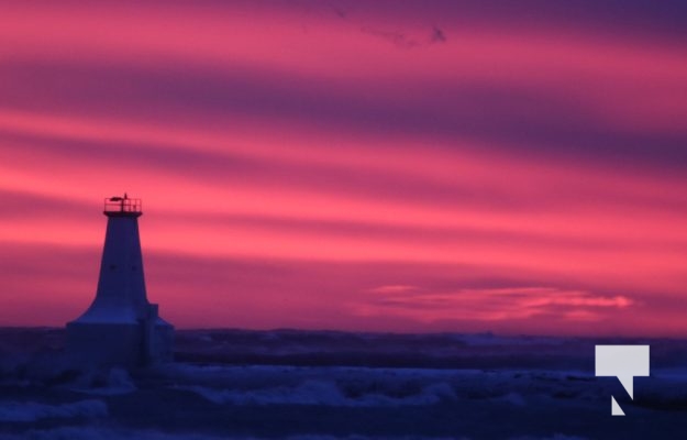 January 27, 2025 wind Sunset Cobourg Lighthouse 446