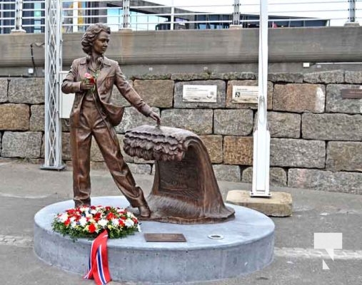 ‘Make Waves’ Monument_Farsund_Norway_tylerfauvelle