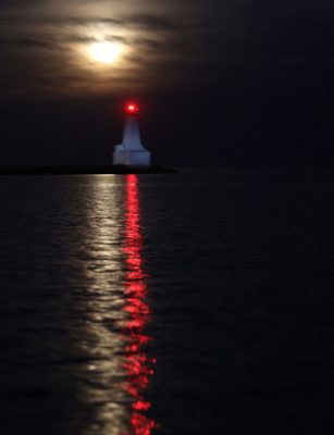 May 12, 2025 Moon Lighthouse Cobourg2394