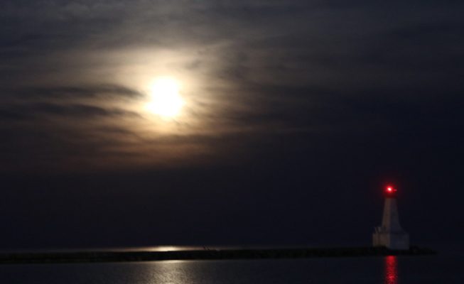 May 12, 2025 Moon Lighthouse Cobourg2395