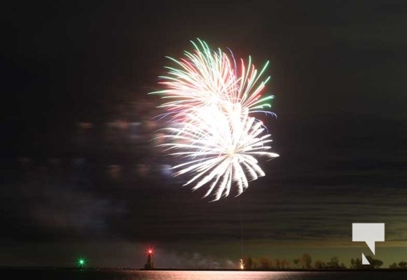 May 31, 2025 Cobourg Harbour Fireworks3008