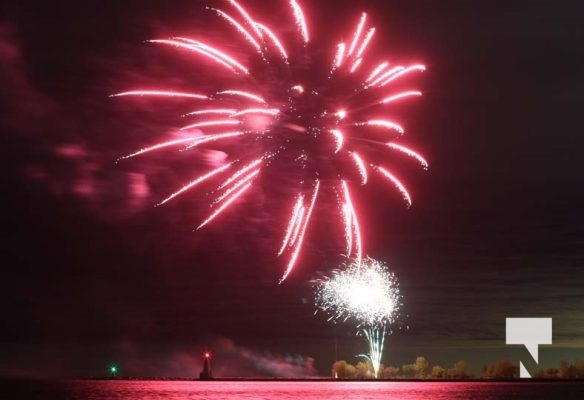 May 31, 2025 Cobourg Harbour Fireworks3010