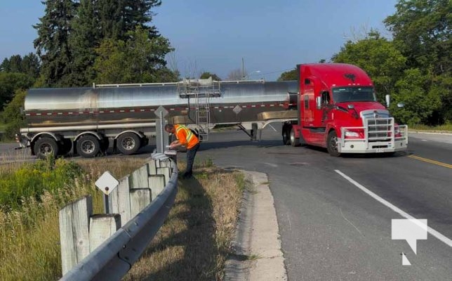 August 10, 2025 Tractor Trailer Cobourg5627