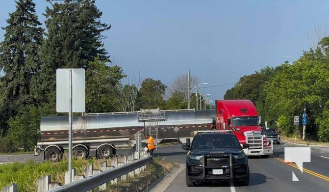 August 10, 2025 Tractor Trailer Cobourg5628