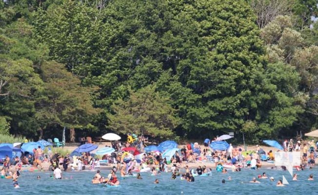 August 2, 2025 crowded victoria beach5469