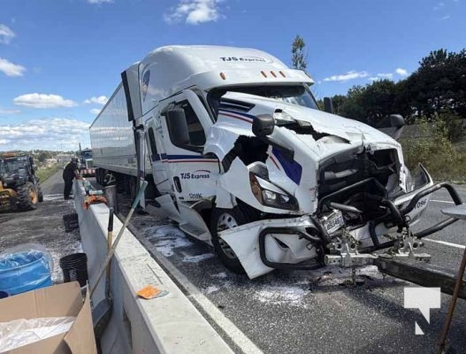 August 27, 2025 Highway 401 MVC 0401