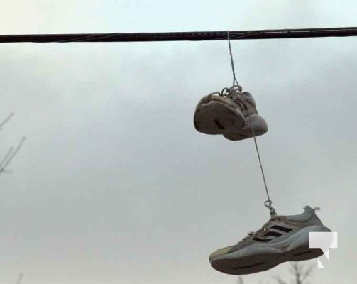 November 27, 2025 shoes wire 3062