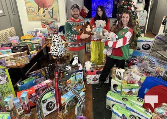 December 14, 2025 Queenies Toy Drive3464