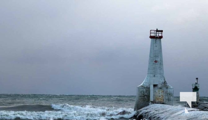 December 29, 2025 Cobourg Pier Ice 3803