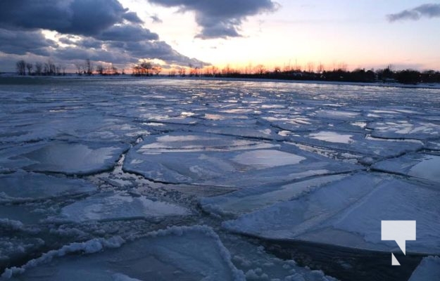 January 19, 2026 Ice Cobourg Pier4562