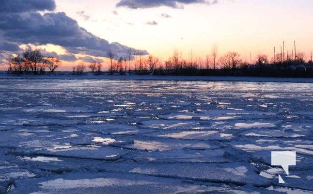 January 19, 2026 Ice Cobourg Pier4563