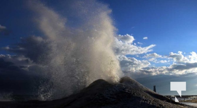 January 9, 2026 Lake Ontario Cobourg Sunset Waves Winter4303