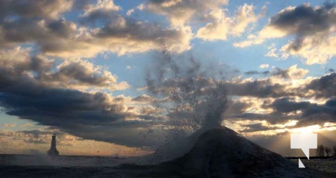 January 9, 2026 Lake Ontario Cobourg Sunset Waves Winter4311