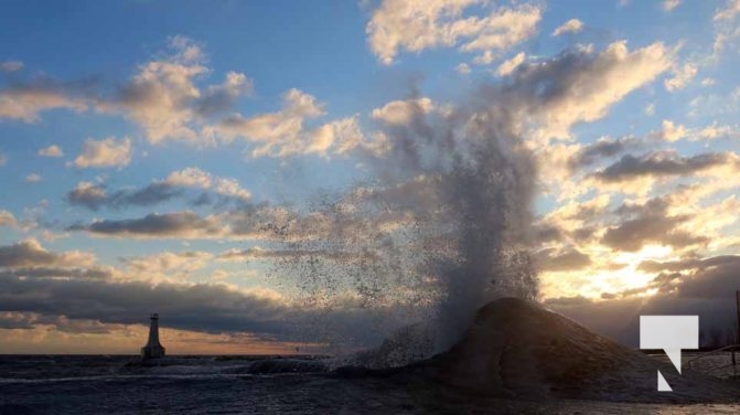January 9, 2026 Lake Ontario Cobourg Sunset Waves Winter4312