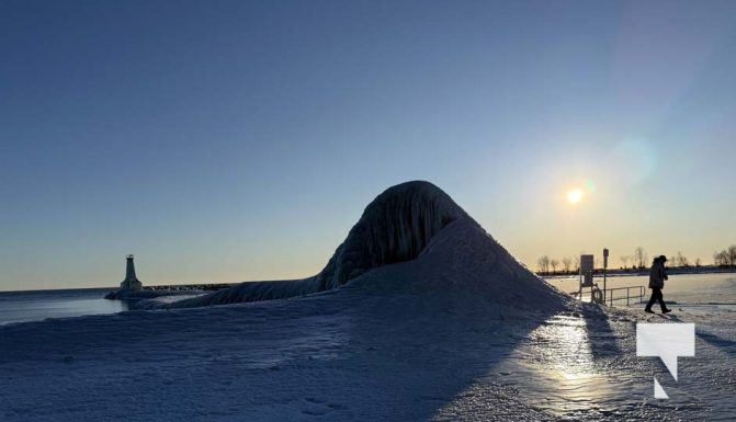 February 1, 2026 Sunset Swans Icicles Moon 4990.JPEG