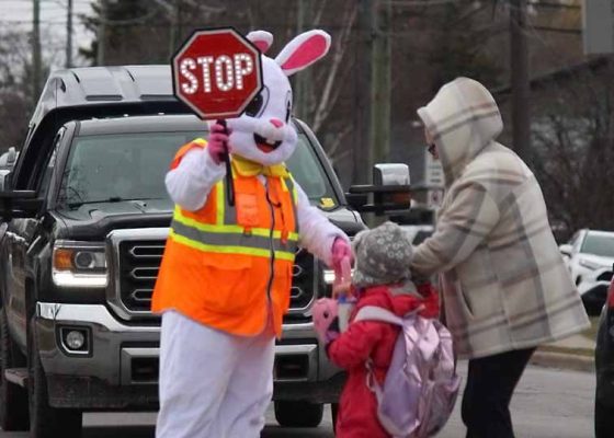 Apri 1, 2026 Easter Bunny 0495