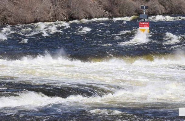 April 17, 2026 Trent Severn Campbellford Splashing Water0996
