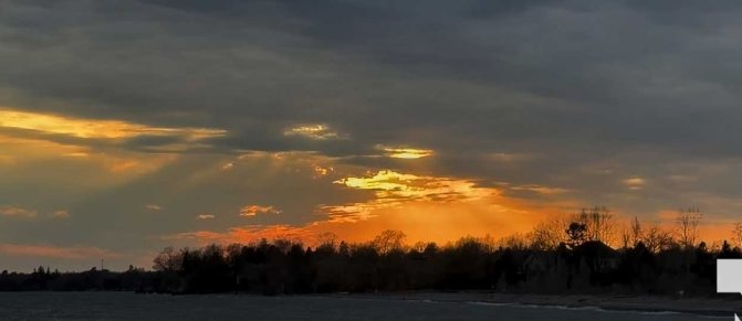 April 21, 2026 Sunset Cobourg Beach1176
