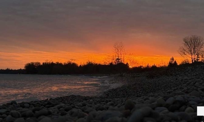 April 21, 2026 Sunset Cobourg Beach1181