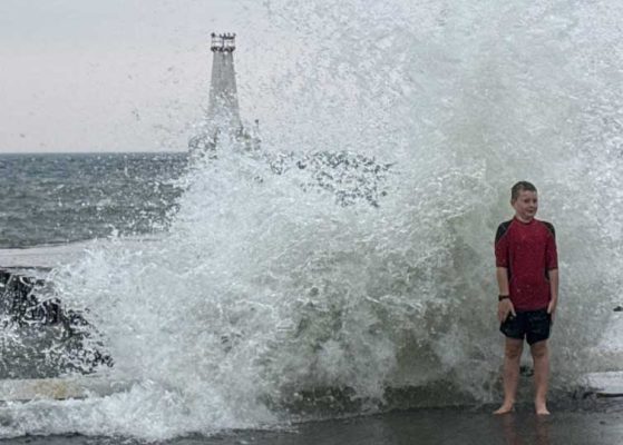July 21, 2026 Waves Surfing3163