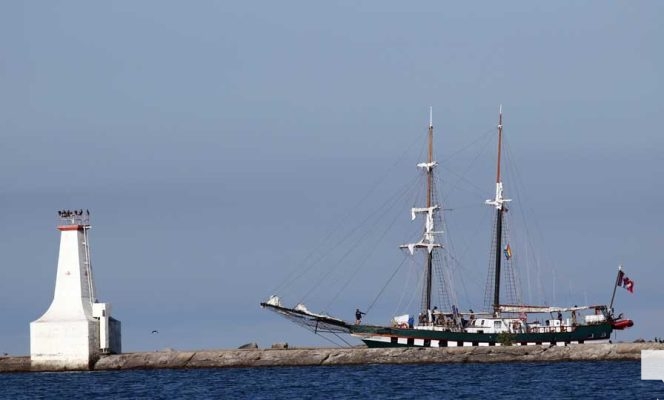 August 5, 2026 Fair Jeanne Leaving Cobourg Harbour3625